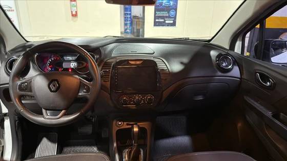 RENAULT CAPTUR 1.6 16V SCE FLEX LIFE X-TRONIC RENAULT CAPTUR 1.6 16V SCE FLEX LIFE X-TRONIC